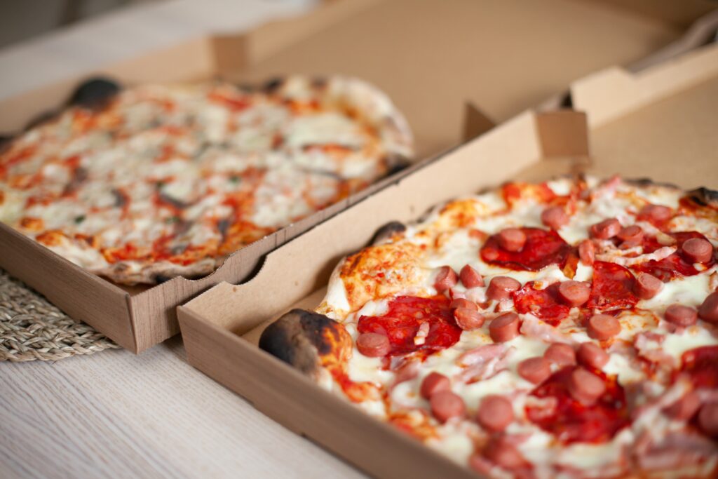 deliciosa pizza a domicilio en cajas